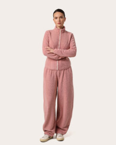 Pudrowy komplet z premium fleece z dopasowaną bluzą z zamkiem