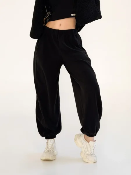 Czarne joggery z premium fleece’u